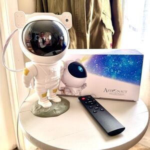Astronaut Star Projector Galaxy Night Light